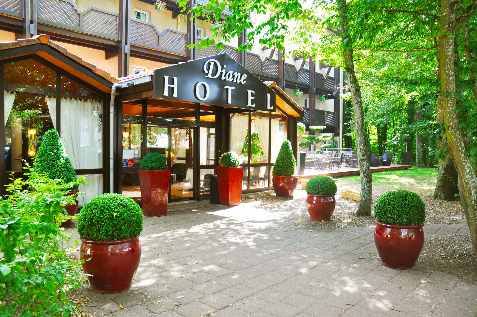 Enzo Hotels Diane - Logis Amnéville Exteriör bild